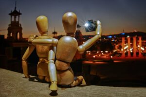 Read more about the article Fra forsigtigt klik til fælles festminde med selfie cam